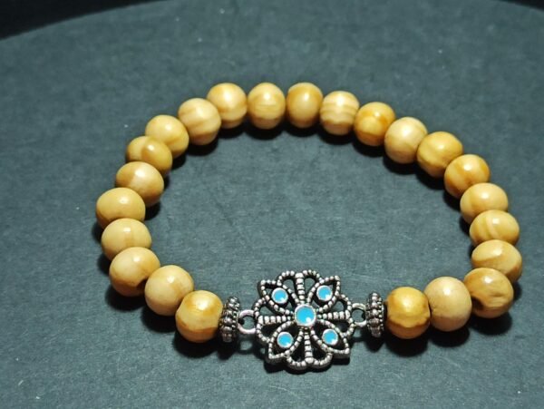 Bracelet perles bois breloque